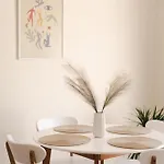 White Lotus Loft & *